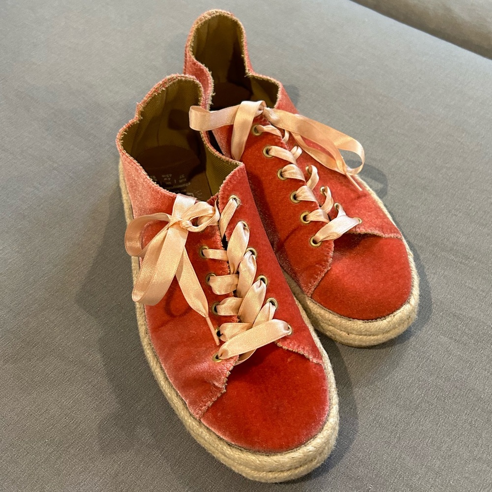 Unique Handmade Comfy Women’s Pink Velvet Sneakers Shoes Size 7.5/8 Super Comfy